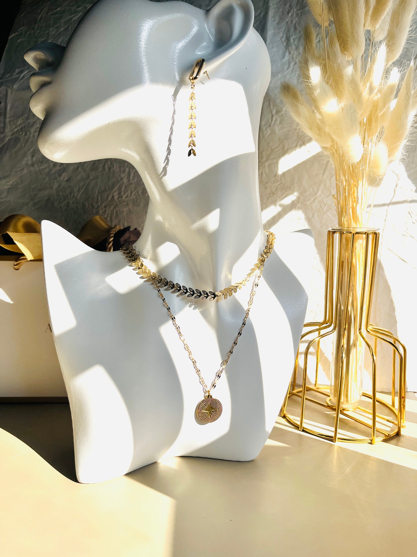 Collar Estela