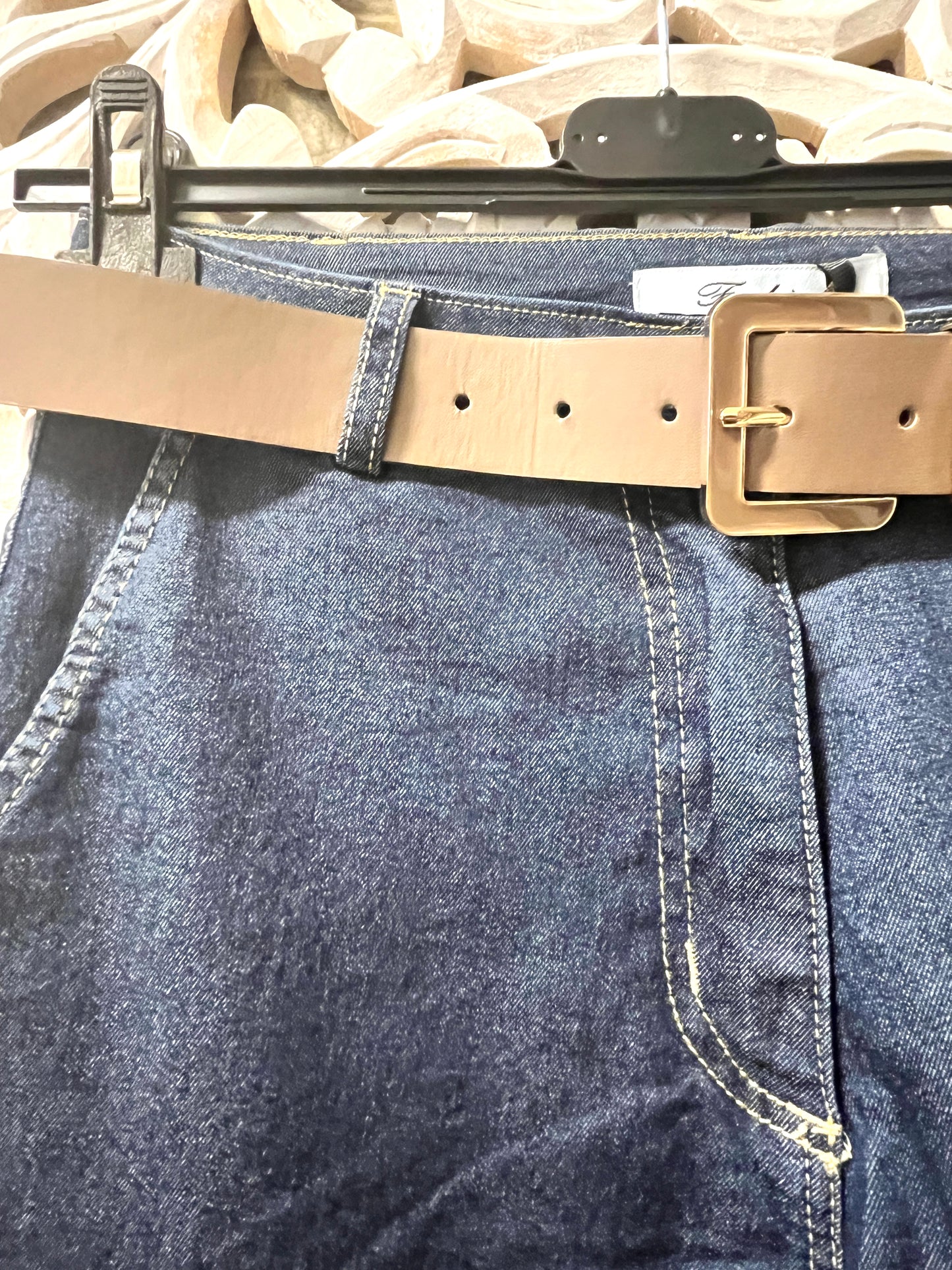Tejano recto elástico con cinturón