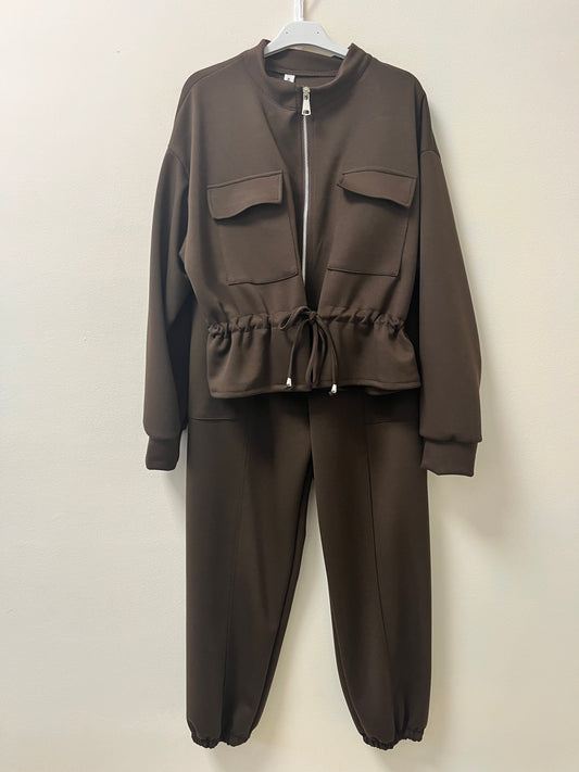 Conjunto chandal marrón